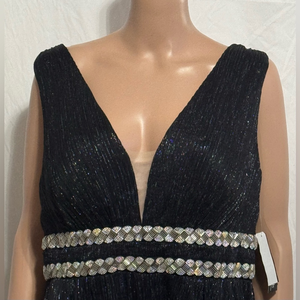 R & M Richard Plus Size Long Embellished Metallic Dress 3138 Size 18 - Picture 8 of 10